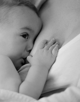 Schlafe Brust nach Schwangerschaft